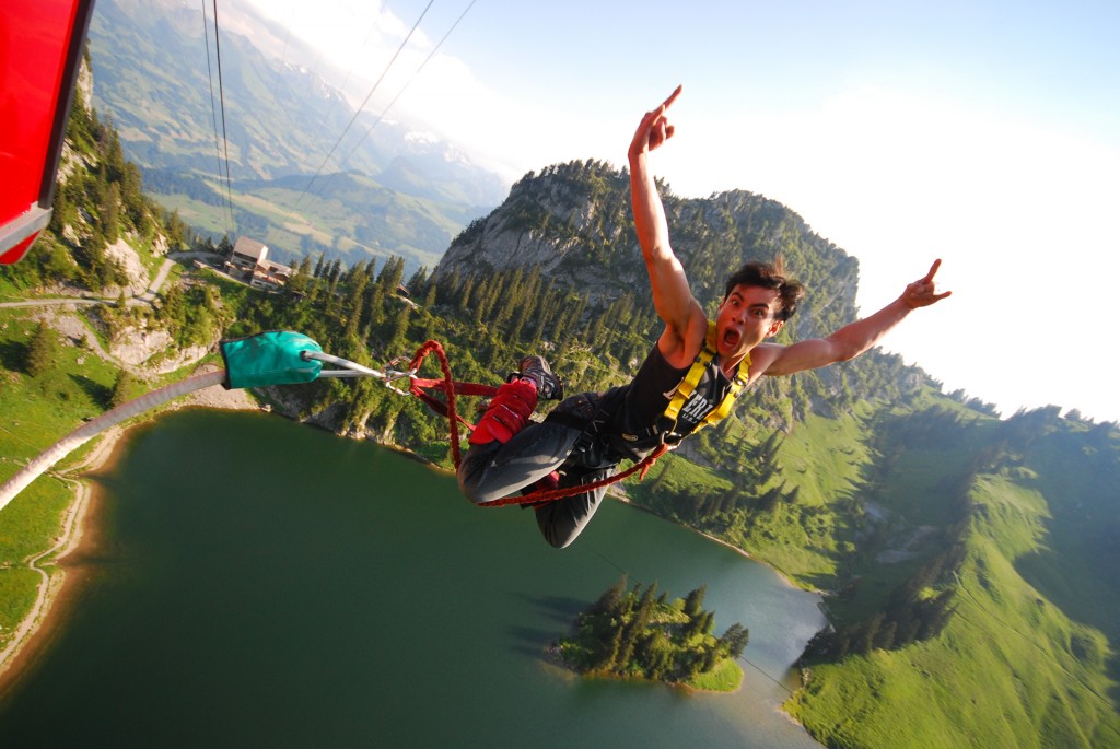 bunjy jump a interlaken, svizzera