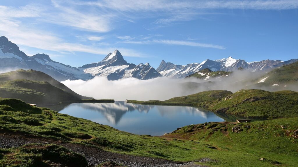 bachalpsee hiking grindelwald